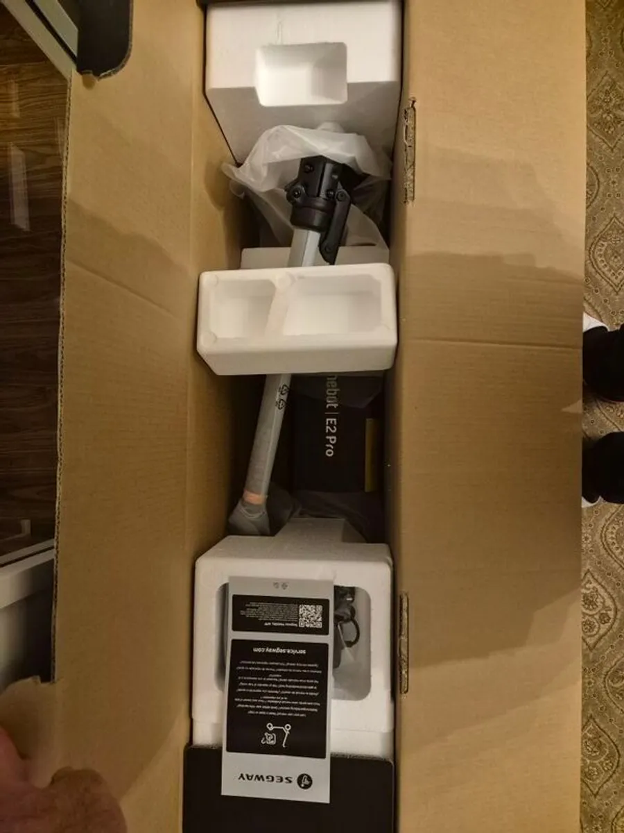 Ninebot Segway F2 Pro E-scooter - Image 4