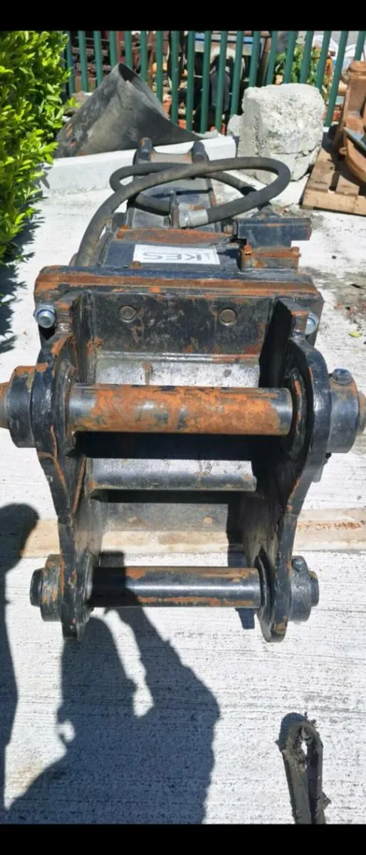 Rock breakers - Image 4