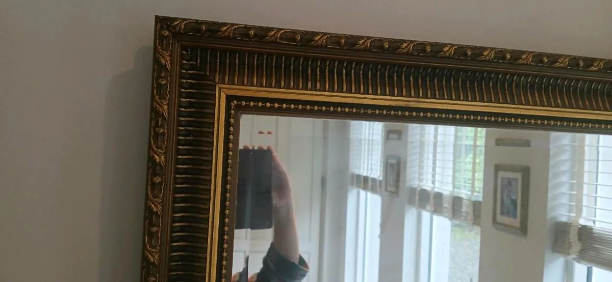 Large gold mirror - Image 4