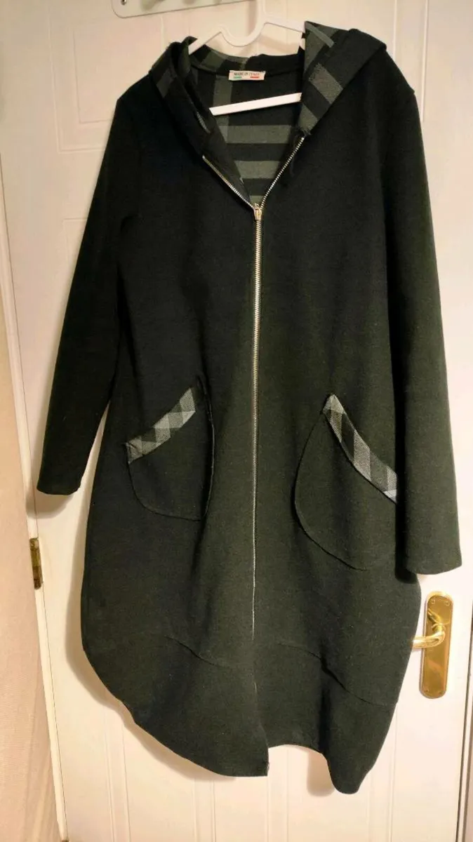 Made in Italy Hooded Coat – Elegant & Cozy - Image 4