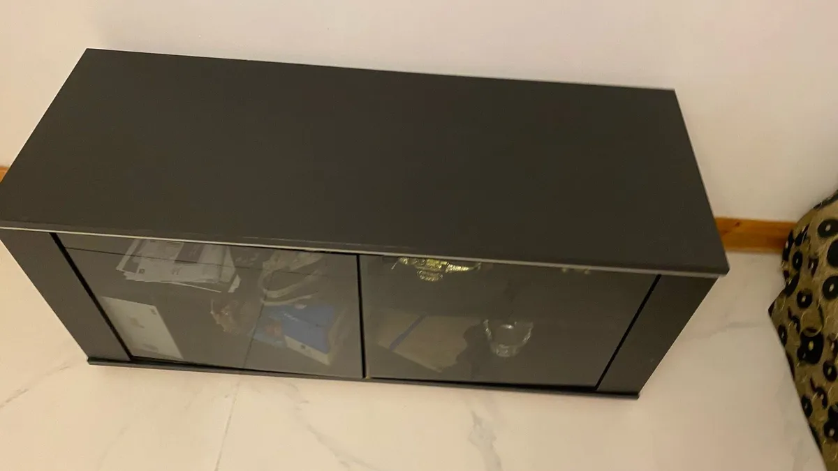 Tv stand - Image 2