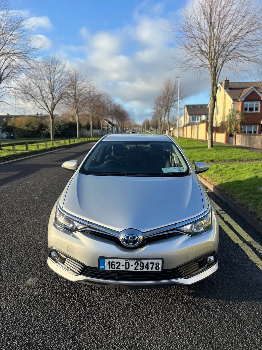 TOYOTA AURIS - Image 1