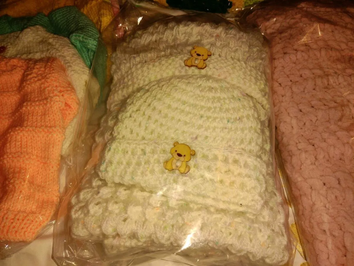 NEWBORN KNITTED WOOKENS, Set Of Clothing, Blankets - Image 4