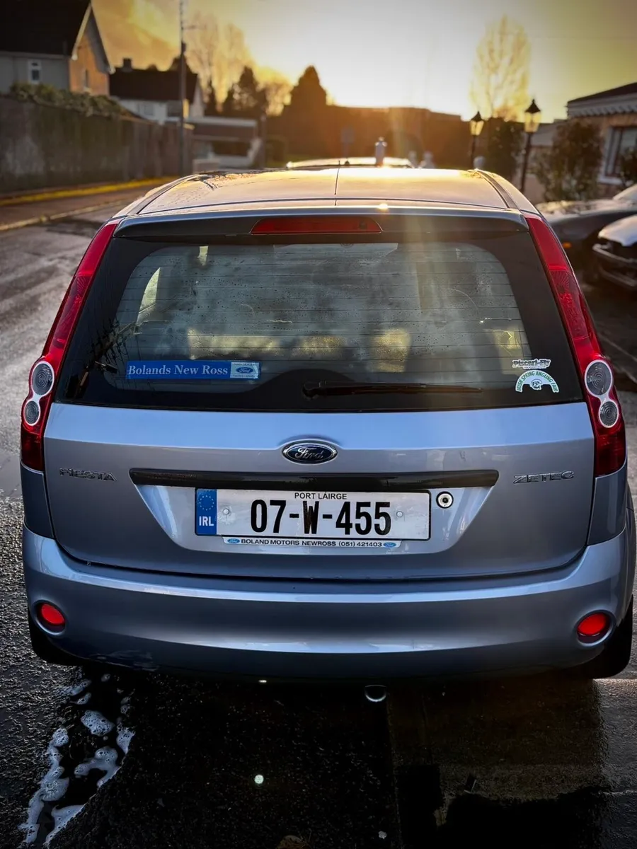 Ford Fiesta sunroof - Image 2