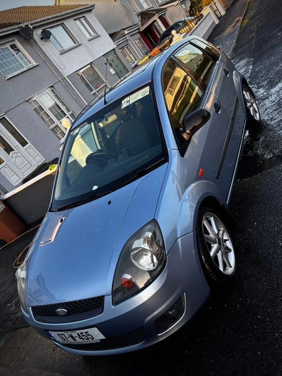 Ford Fiesta sunroof - Image 3