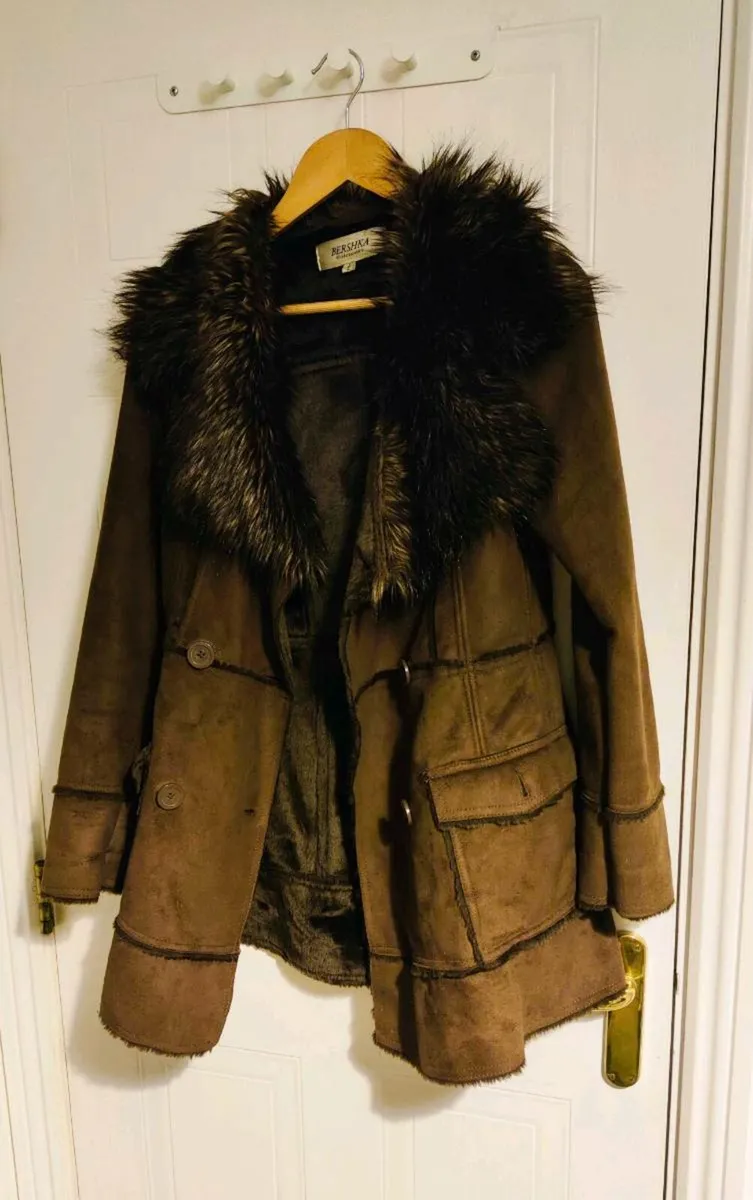 Cozy Elegance for Winter Bershka Faux Fur Coat (Si - Image 4