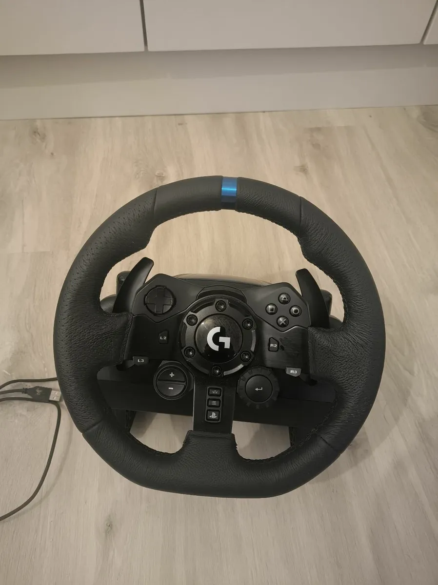 Logitech G923 Racing wheel and Pedals - Image 1