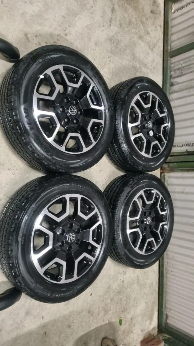 VW AMAROK ALLOYS AND BACK BAR - Image 1