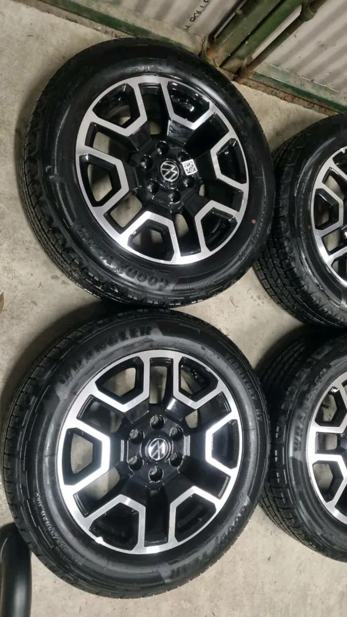 VW AMAROK ALLOYS AND BACK BAR - Image 2