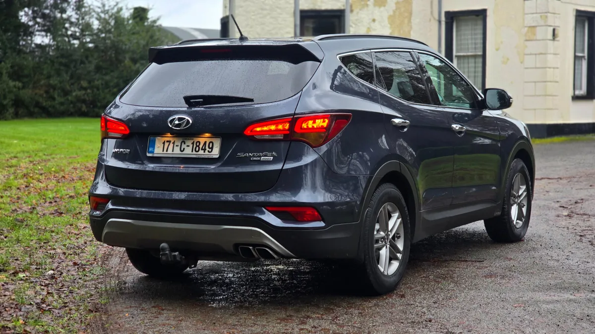 2017 Hyundai Santa Fe 2.2 CRDI Executive 4WD - Image 4