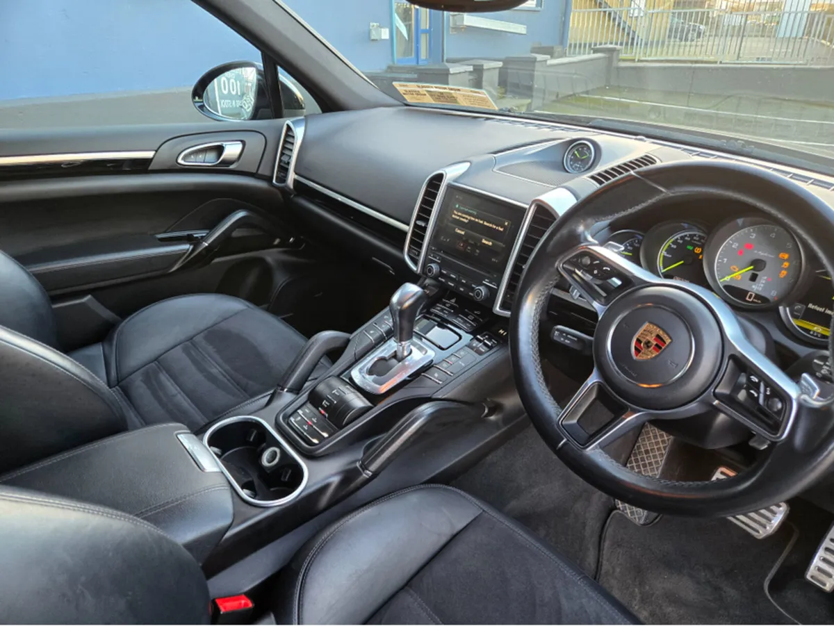 Porsche Cayenne PLATFORM ED S EHYB TIP A R69 3DR - Image 4