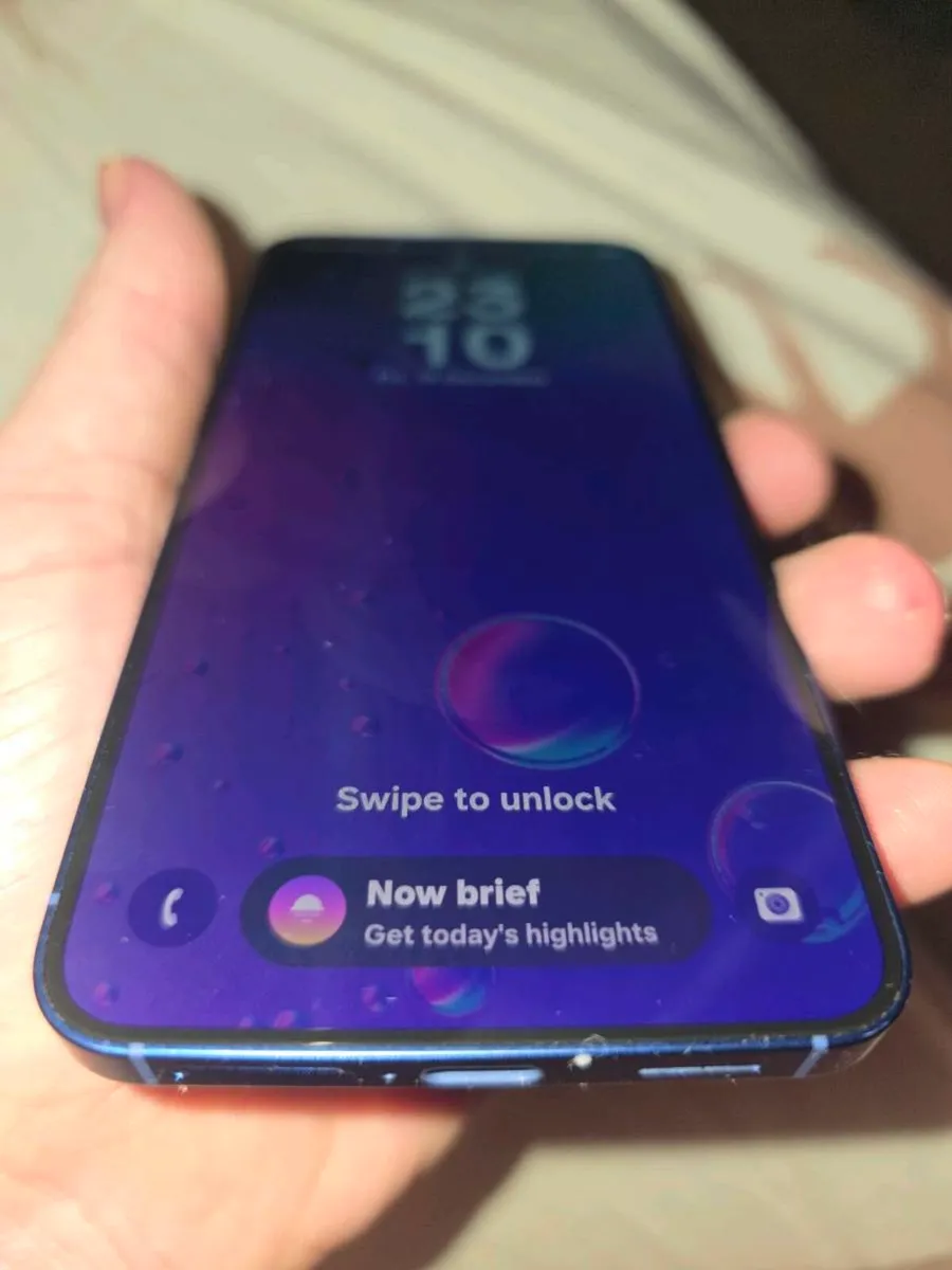 Brand New Samsung Galaxy S25 - Image 3