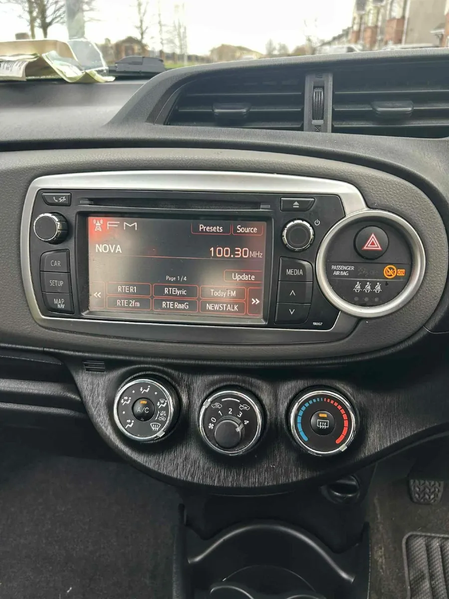 Toyota Yaris 2012 - Image 4