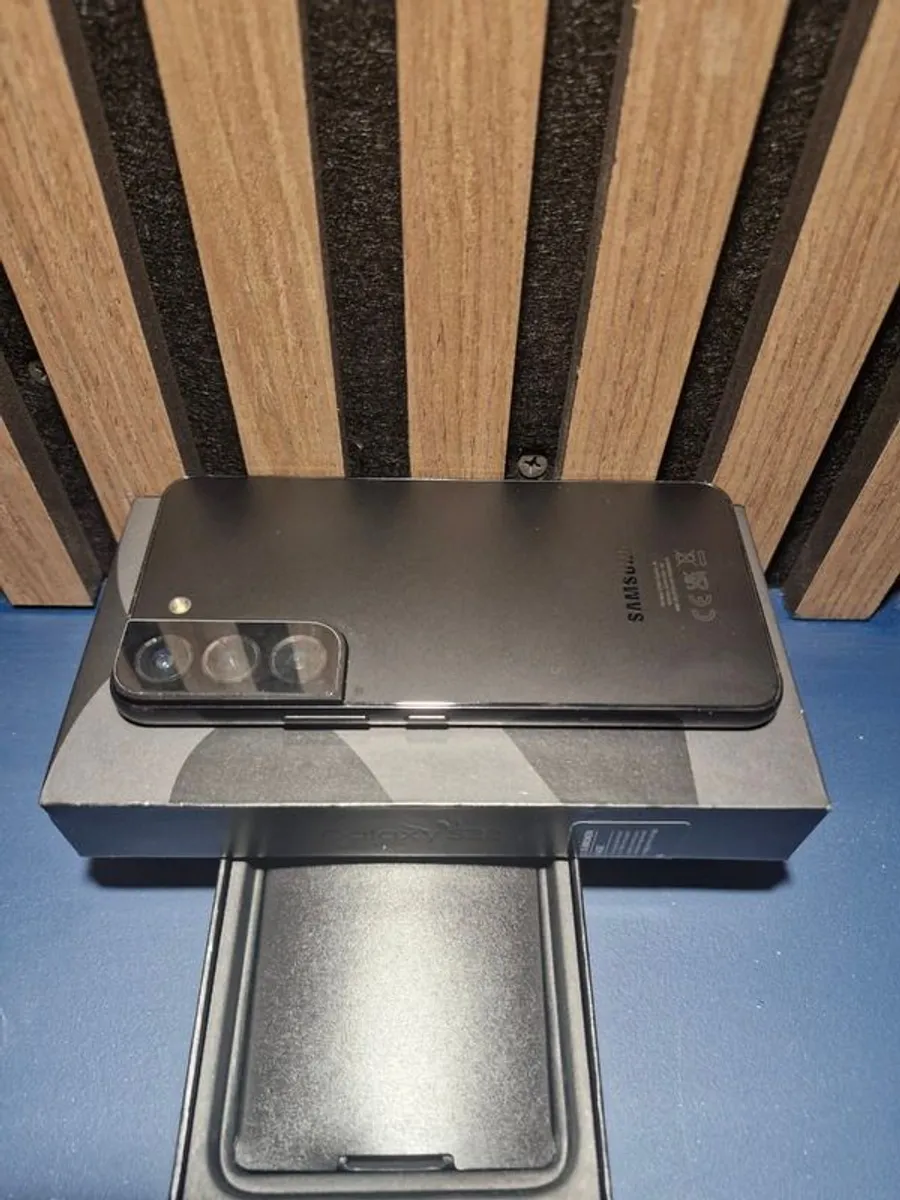 Samsung Galaxy S22 Unlocked - Image 2