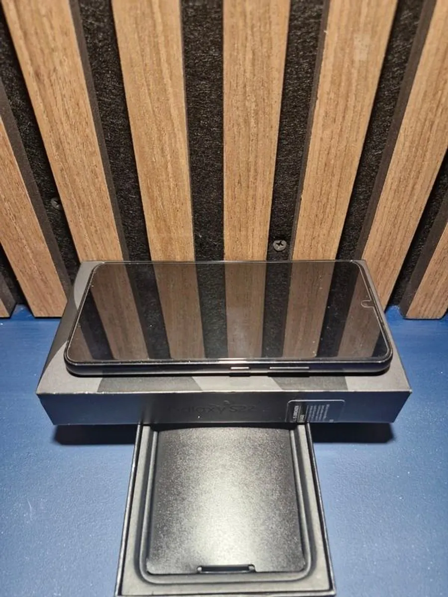 Samsung Galaxy S22 Unlocked - Image 4