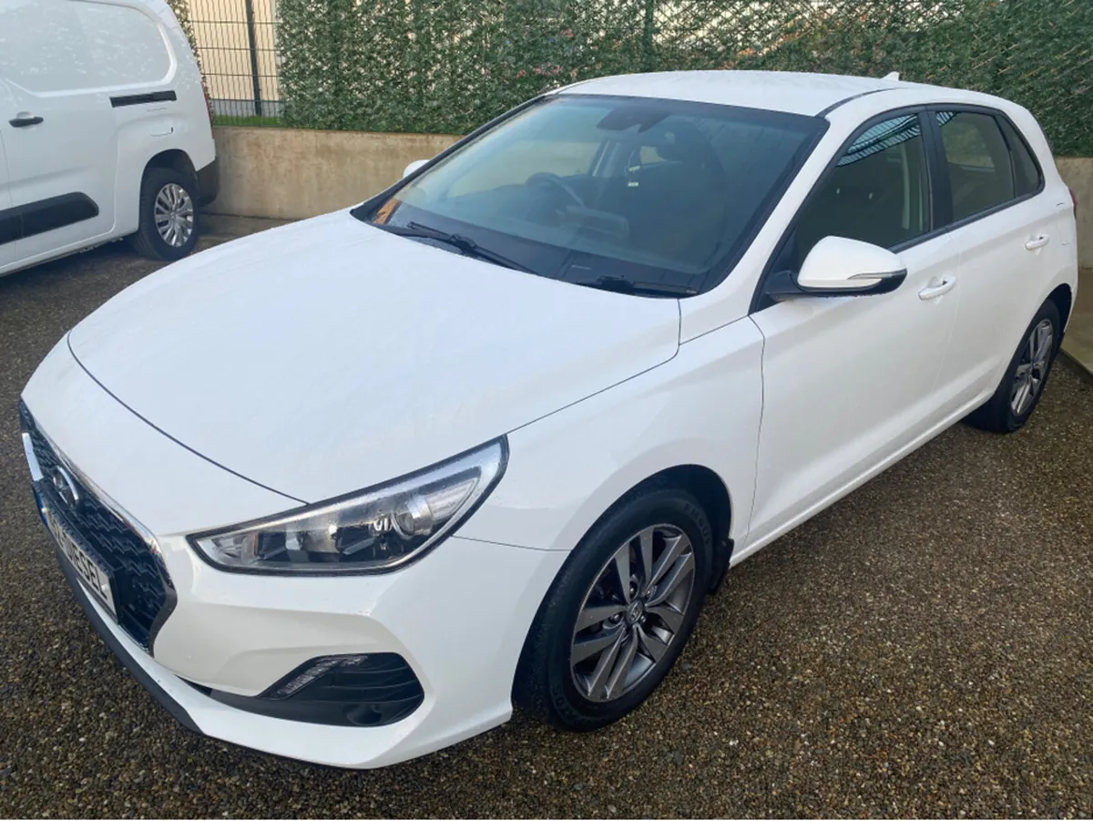 Hyundai i30 SE NAV CRDI - Image 2