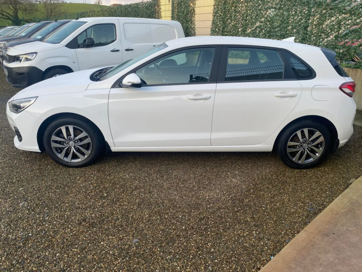 Hyundai i30 SE NAV CRDI - Image 3