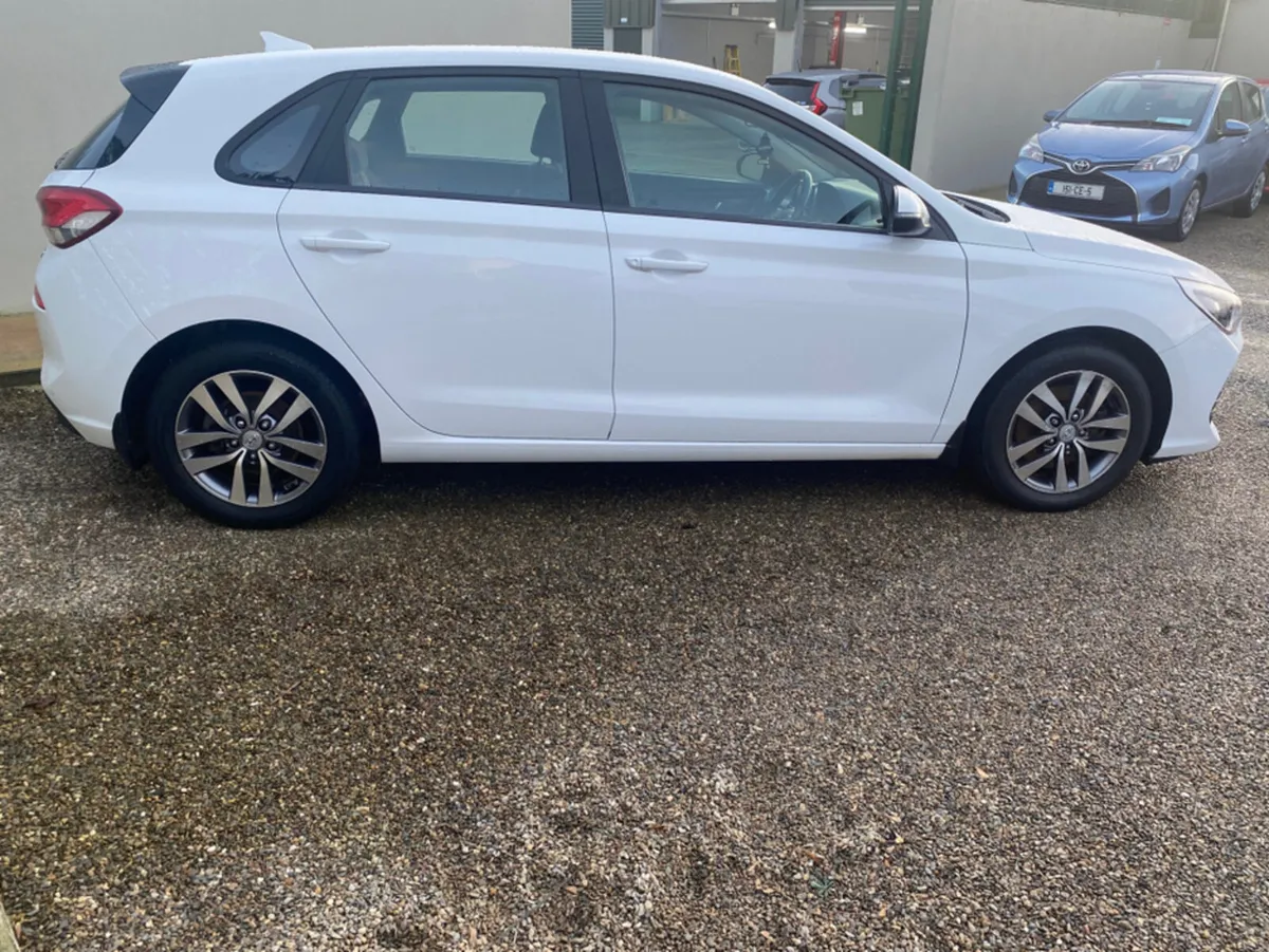 Hyundai i30 SE NAV CRDI - Image 4