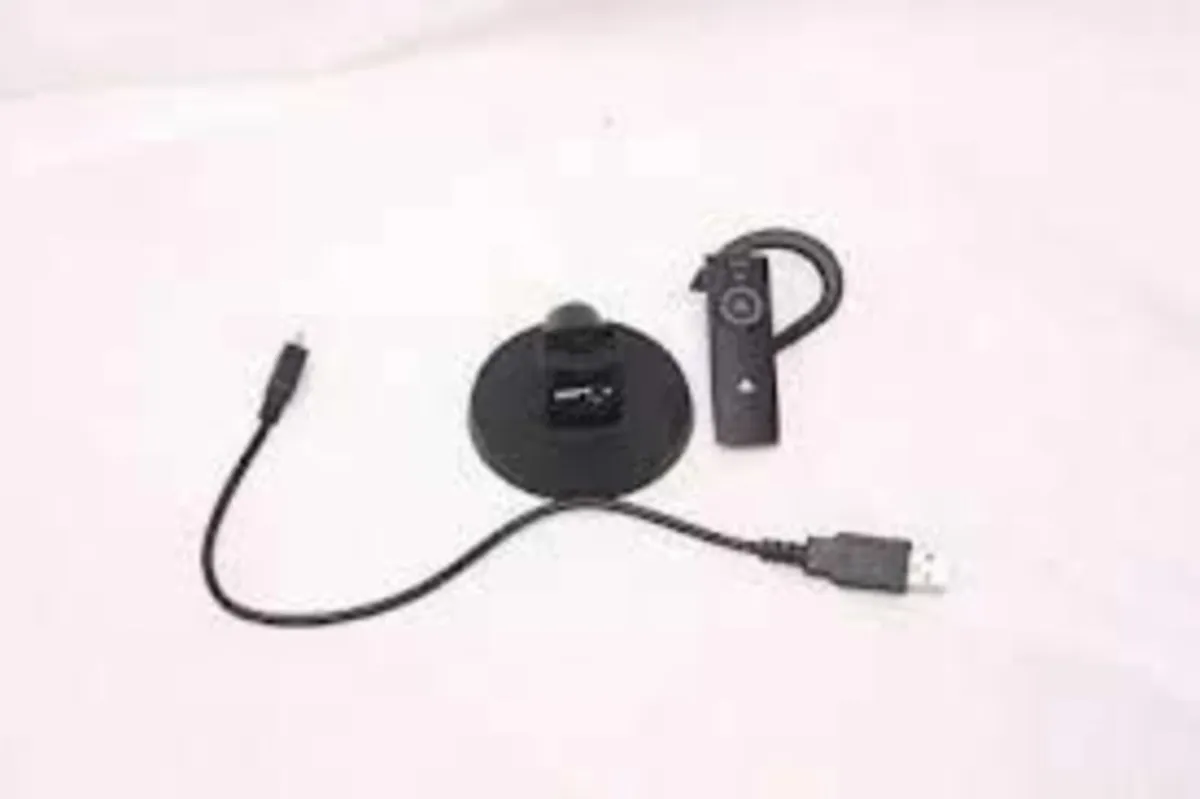 PlayStation PS3. Earpiece. 2 Earphones Docking Pod - Image 2
