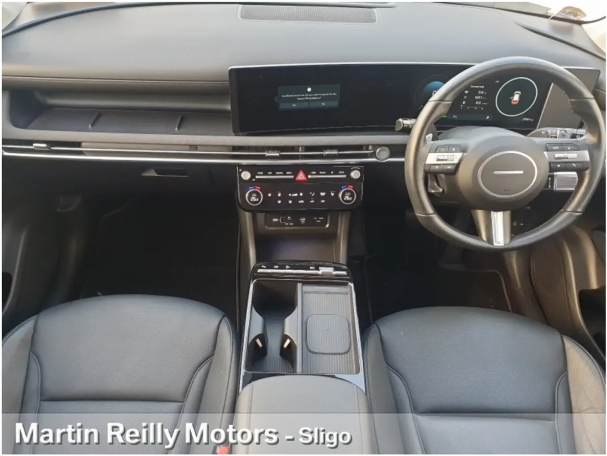 Hyundai Tucson Executive Plus Hybrid - Image 2