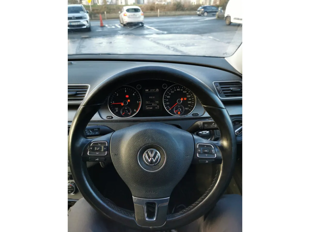 Volkswagen Passat 2.0 TDI HIGHLINE BLUEMOTION 14 1 - Image 2