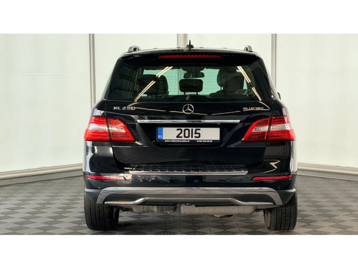 Mercedes-Benz M-Class 250 BLUETEC 4MATIC 5DR AUTO - Image 4