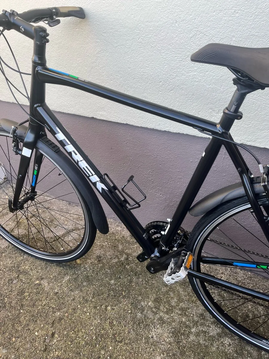 Men Trek, FX3,Hybrid  bike. - Image 4