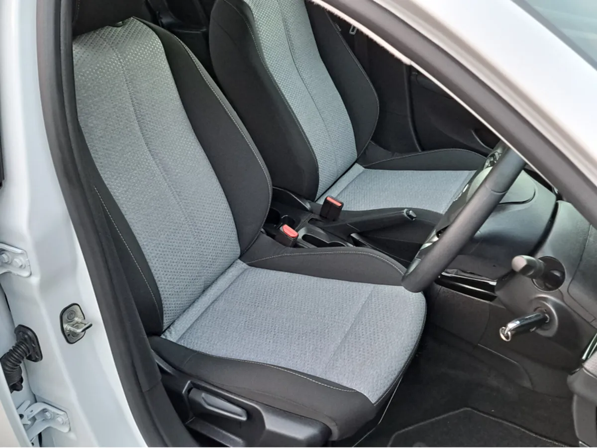 Opel Corsa SC 1.2 75BHP **FACELIFT MODEL** - Image 3