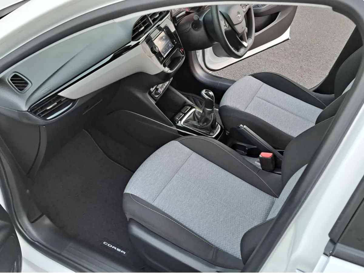 Opel Corsa SC 1.2 75BHP **FACELIFT MODEL** - Image 4