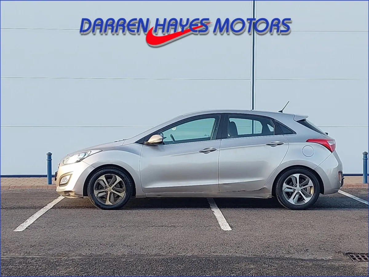 Hyundai i30 1.6 DELUXE 5DR - Image 4