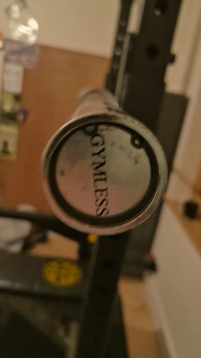 Olympic bar and rubber plates - Image 3