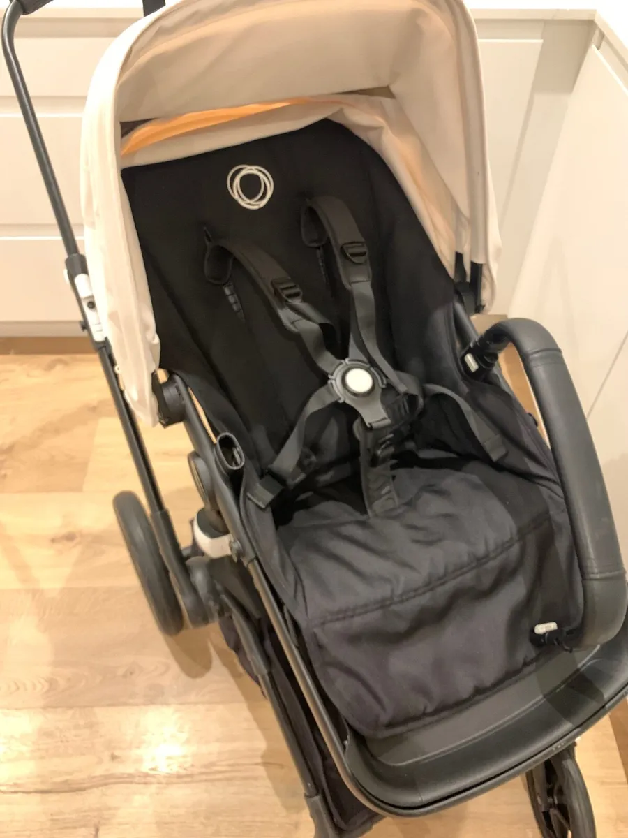 Bugaboo Fox3 Pram – Spotless Condition – Excellent - Image 3