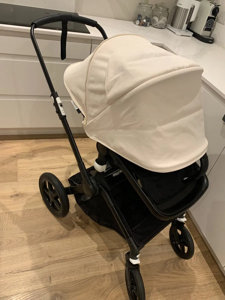 Bugaboo Fox3 Pram – Spotless Condition – Excellent - Image 4