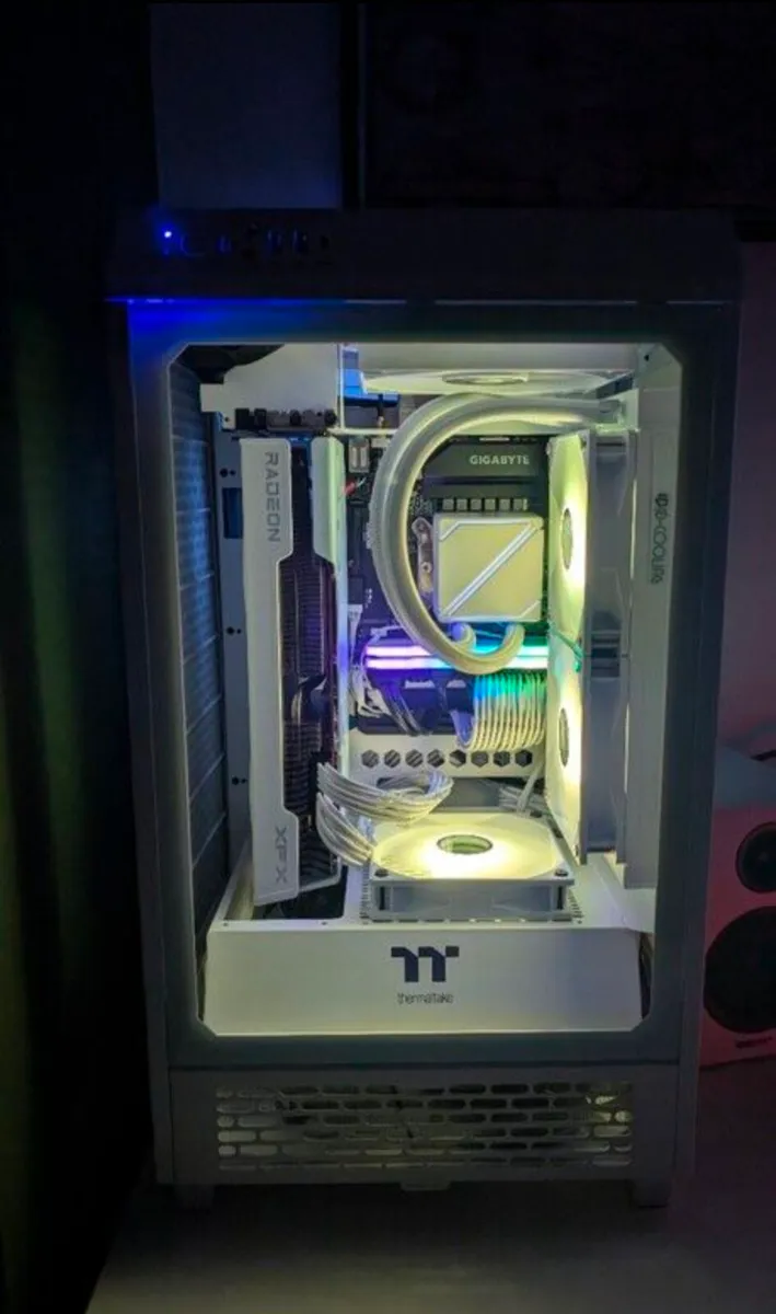 High End Performance Whiteout Gaming PC - Image 1