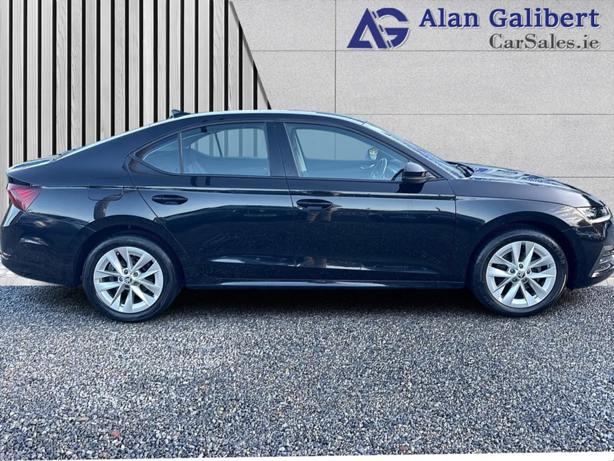 Skoda Octavia AMBITION 2.0 TDI New Model - Image 3