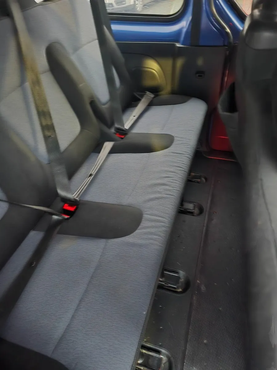 Opel Vivaro 2015 - Image 2