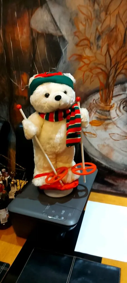 Christmas Sking Snow  Bear - Image 1