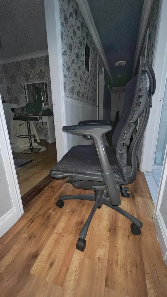 Herman Miller Embody - Ergonomic Chair - Image 3