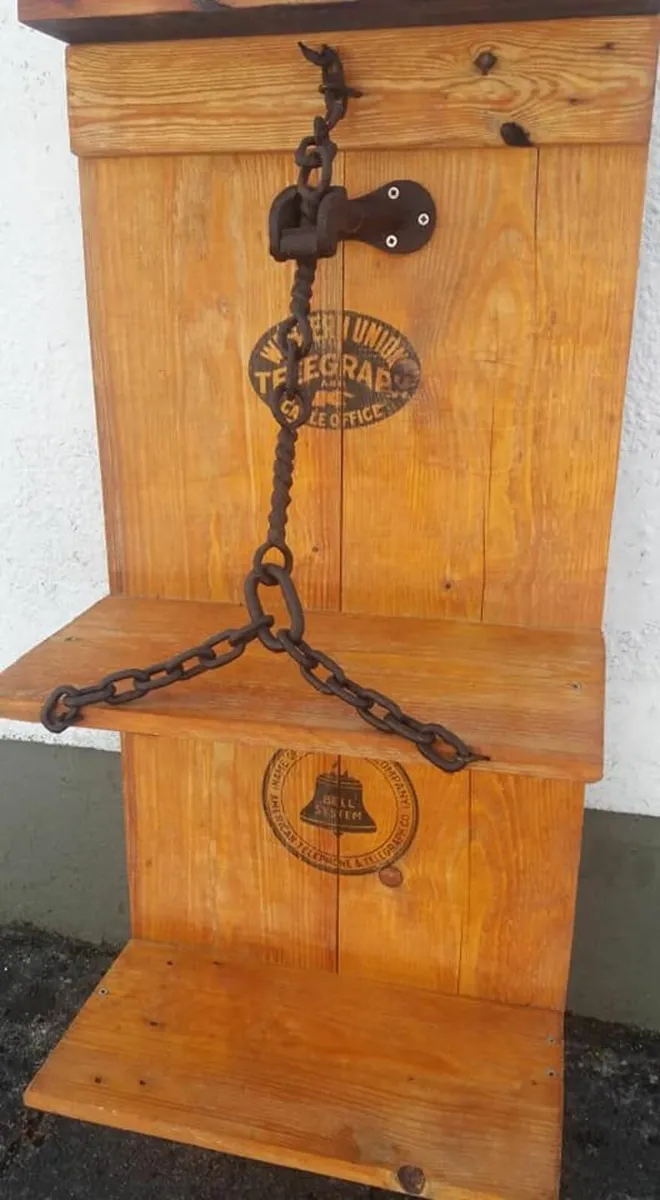 Rustic Country Style Flat Shelf Display - Image 1