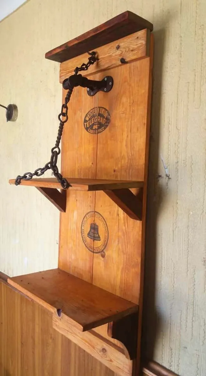 Rustic Country Style Flat Shelf Display - Image 3