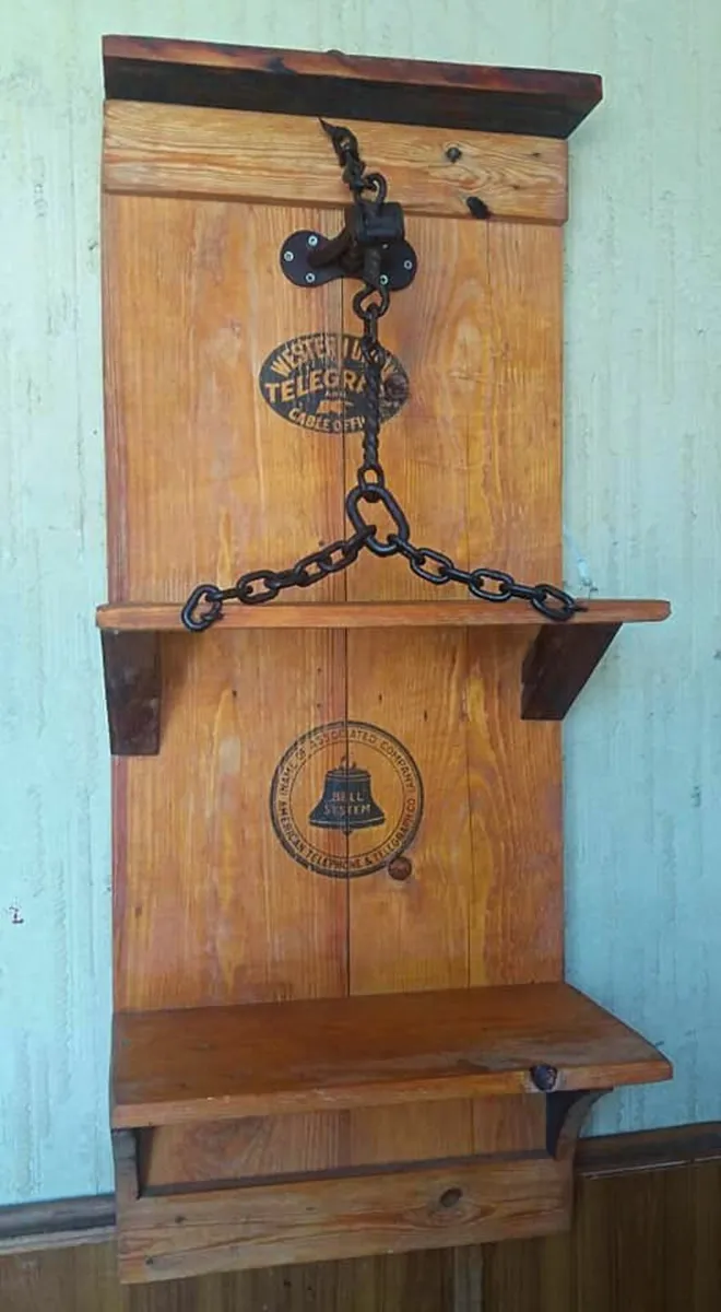 Rustic Country Style Flat Shelf Display - Image 4