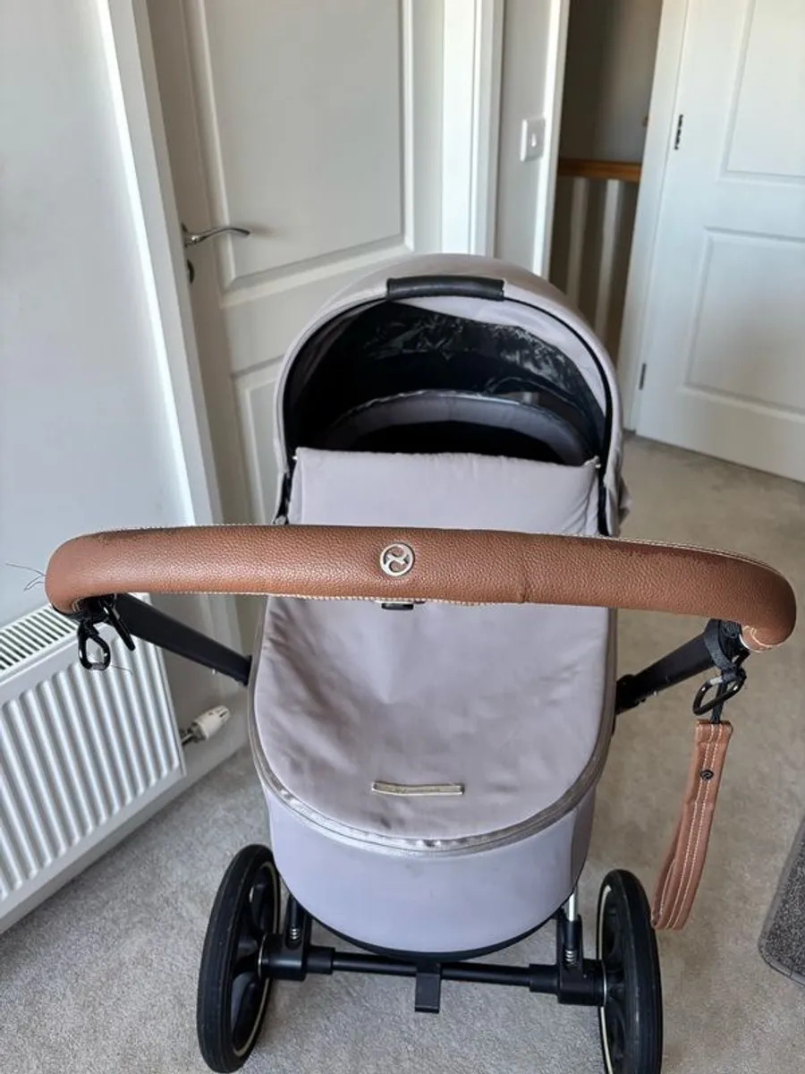 Cybex Priam Buggy with carrycot - Image 1
