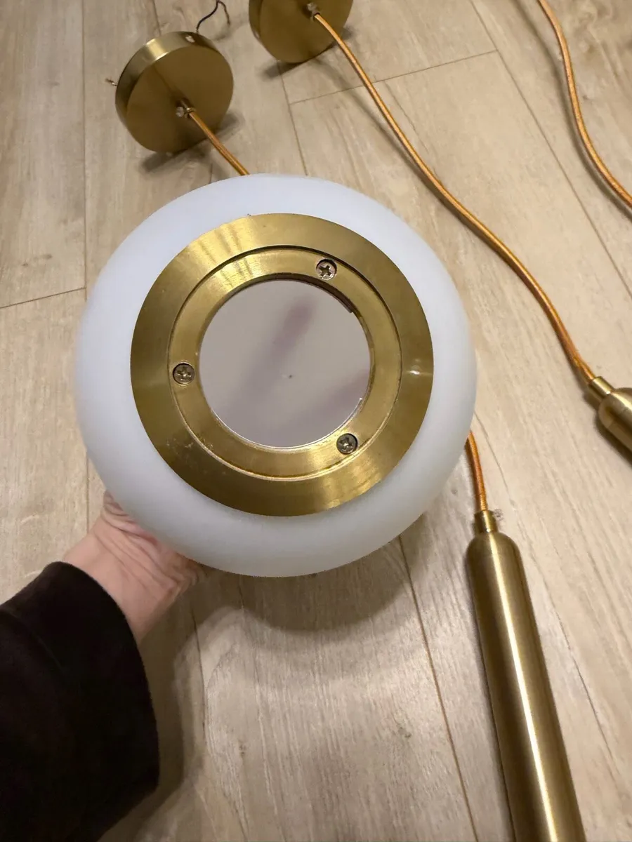 3 Pendant Lights - Image 4