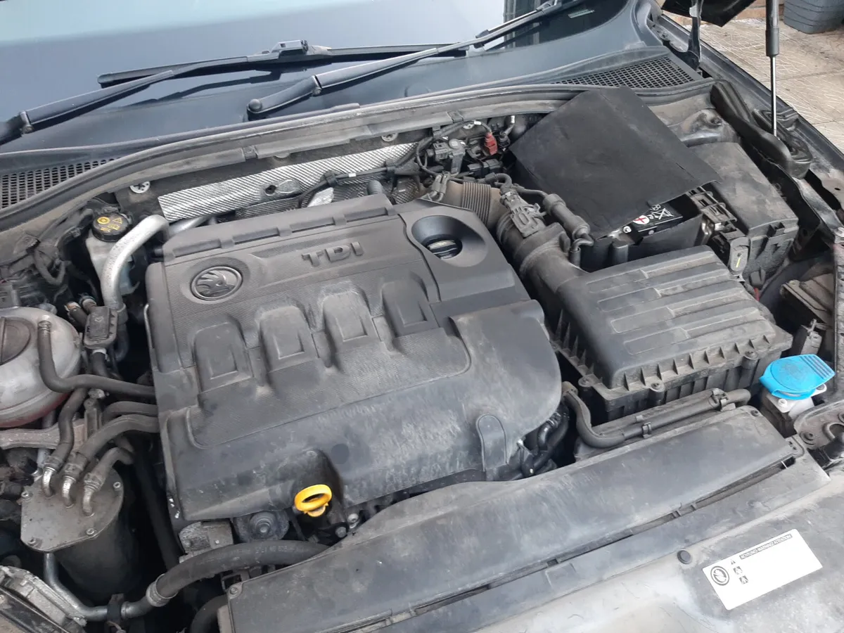 SKODA SUPERB STYLE 1.6 TDI  AUTOMATIC STYLE - Image 3