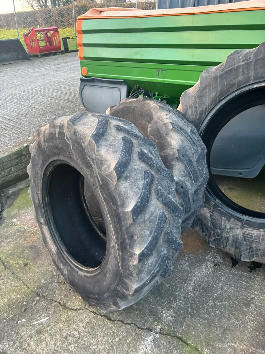 4 S/H TYRES 16-9x34 13-6x24 - Image 3