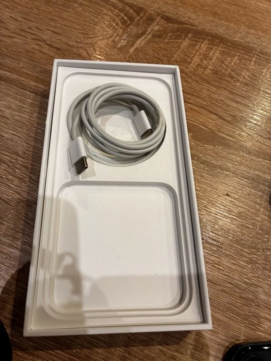 Iphone 13 for sale unlocked - Image 4