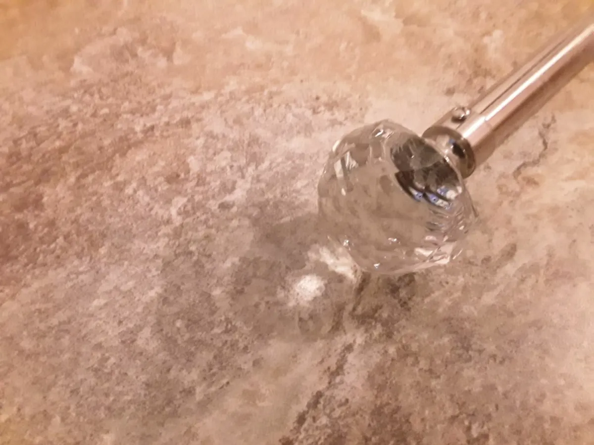 Metal curtain pole glass-shaped knobs extendable - Image 1