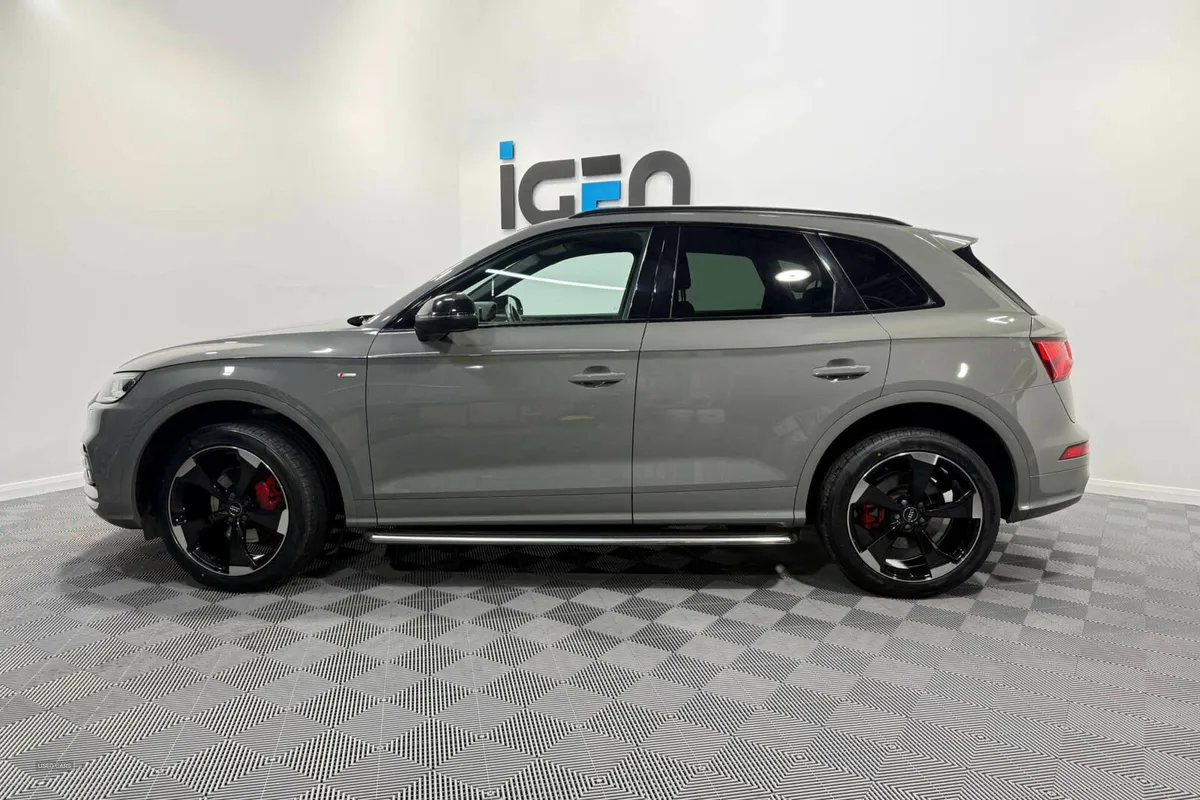 Audi Q5 2.0 Q5 Black Edition 40 TDI Quattro Semi-A - Image 4