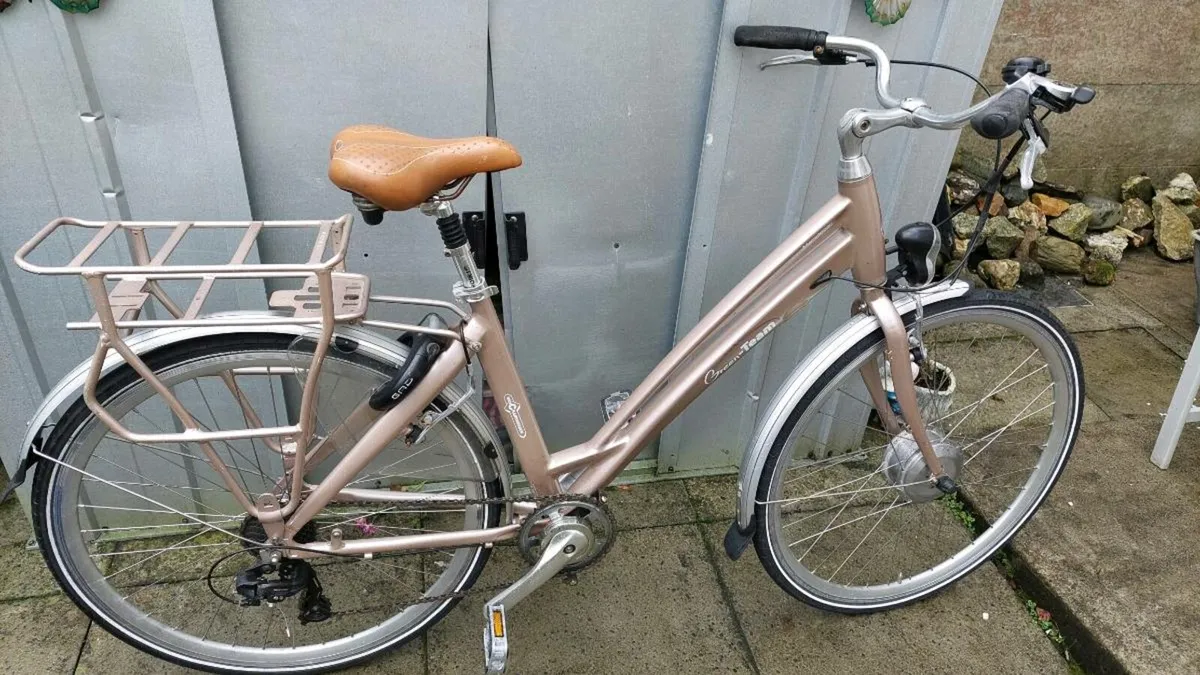 Ladies Low Step Through City Bike - Image 2