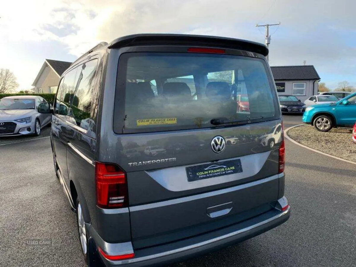 Volkswagen Transporter Shuttle SE Short Wheelbase - Image 4